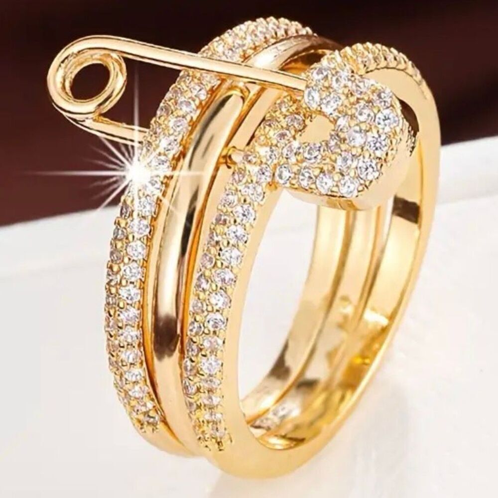 NWT Gorgeous Ring Sz 8 Gold Tone Security Pin Ring!!